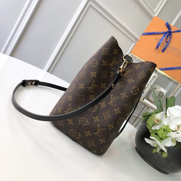 Monogramma di alta qualità di Louis Vuitton Monogram in cuoio in pelle Netonoe M44020-1