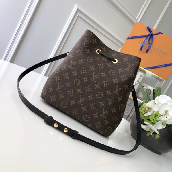 Monogramma di alta qualità di Louis Vuitton Monogram in cuoio in pelle Netonoe M44020-6